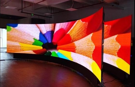 इनडोर आउटडोर सॉफ्ट एलईडी फ्लेक्सिबल डिस्प्ले मॉड्यूल P4 विज्ञापन प्रभाव विन्यास के साथ 1R1G1B